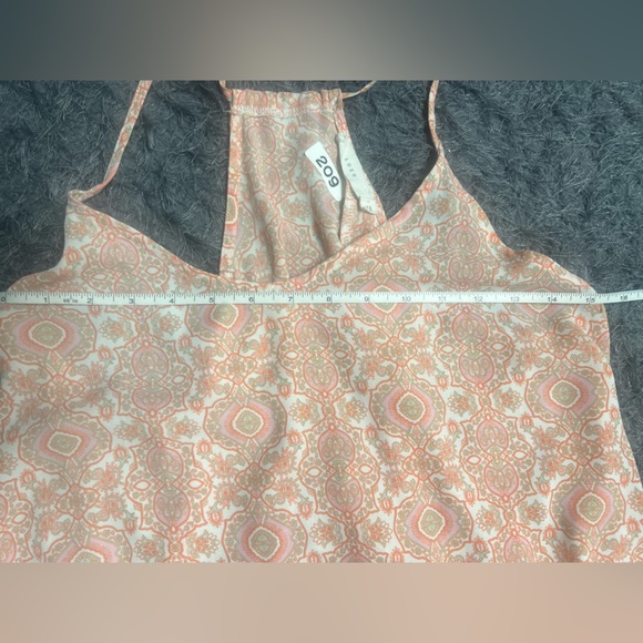 Open-Back Sheer Tank Top - Picture 12 of 15